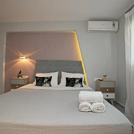 L G E Luxery Apartment
