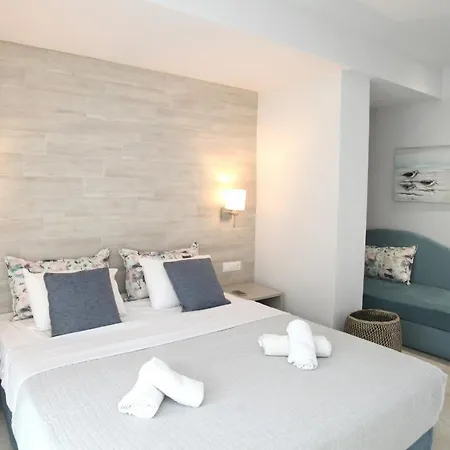 Apartment L G E Luxery Pefkochori