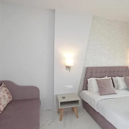 Apartment L G E Luxery Pefkochori