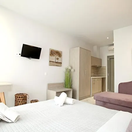L G E Luxery Apartment
