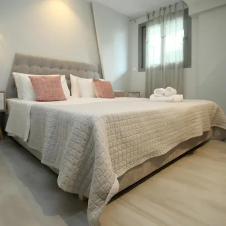 L G E Luxery Pefkochori